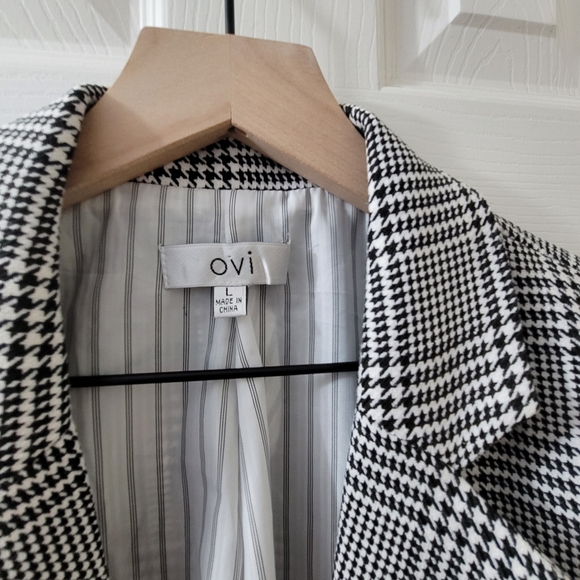 Blazer - Picture 3 of 6